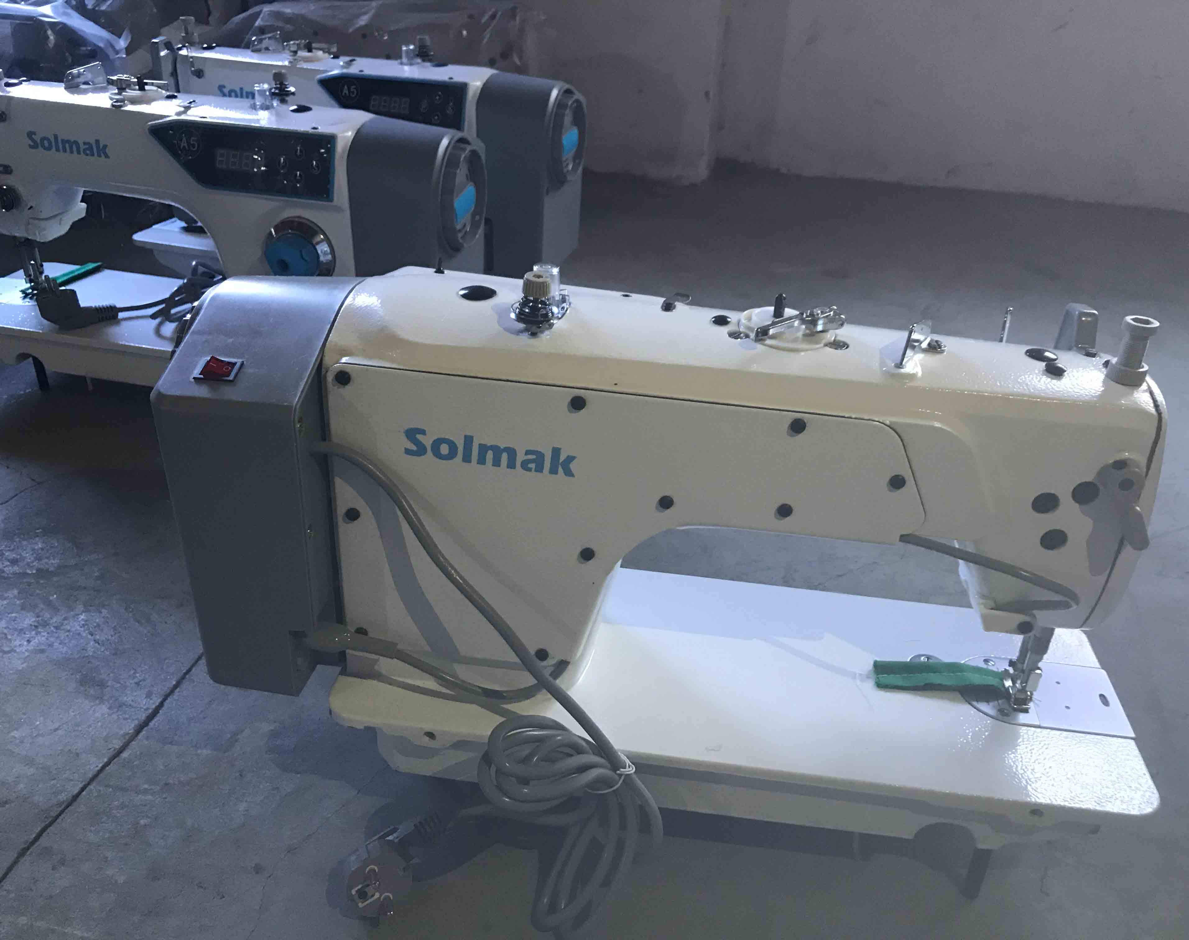 SM-781DN BUTTON HOLE MACHINE